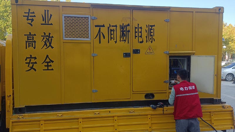 黔西南柴油发电机组和UPS电源配合使用时，如何避免切换过程中的电力中断？